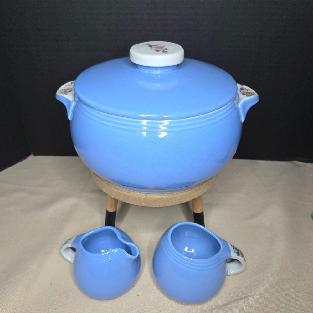 VTG Hall's Superior kitchenware  Ceramic Casserole‎ Dish W/ Lid and Creamer Set